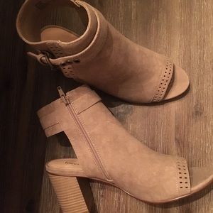 Women’s Peep Toe Booties